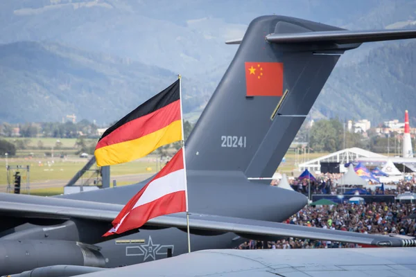 Zeltweg Austria Septiembre 2022 Banderas Austria Alemania Ondeando Frente Avión — Foto de Stock