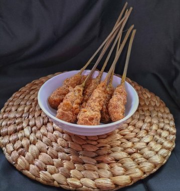 Seçici odaklanma. Sempolan Goreng. Endonezya 'dan kızarmış sokak yemeği..