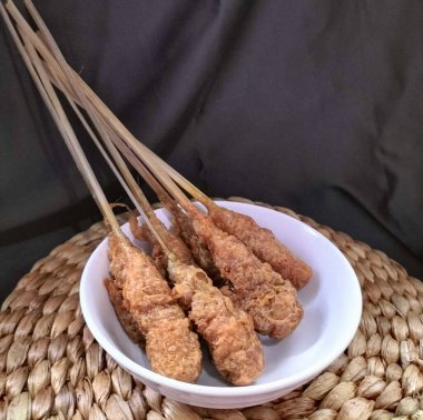 Seçici odaklanma. Sempolan Goreng. Endonezya 'dan kızarmış sokak yemeği..