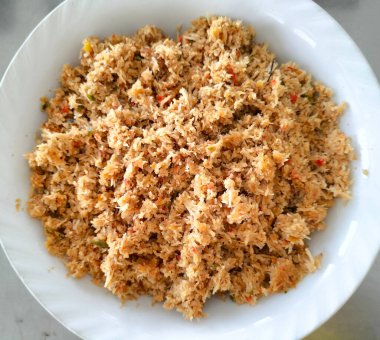 Izgara hindistan cevizi sosu. Gudangan 'ın bestelerinden biri. Cava geleneksel menüsü. 