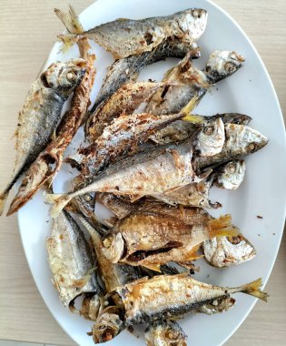 Yemek yemeye hazır. Geleneksel Endonezya yemekleri. Seçici odak. 