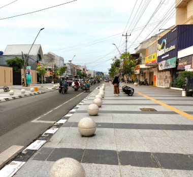 Seçici odaklanma. Tegal City 'de yuvarlak granit top. Endonezya.