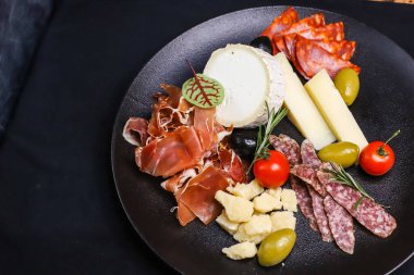 Jamon Serrano, Jamon Bellota Joselito, Manchego, Valdeon, Idiazabal, Fuet, Chorizo, Garrotxa