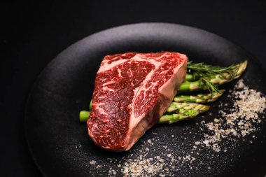 Polonya usulü yüksek kalite mermer biftek kaburgası önerisi.