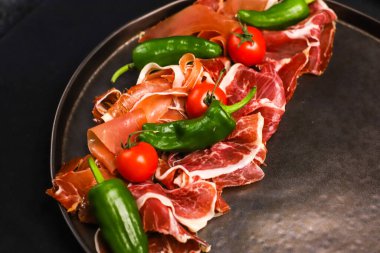 İspanyol Jamonu, Bellota Joselito Iberico ve Serrano 'nun önerisi.