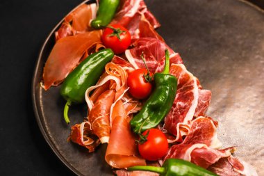 İspanyol Jamonu, Bellota Joselito Iberico ve Serrano 'nun önerisi.