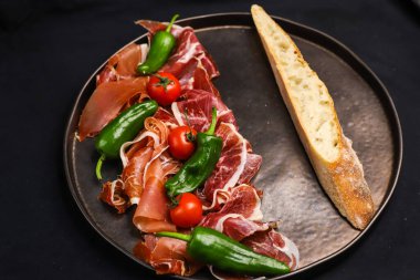 İspanyol Jamonu, Bellota Joselito Iberico ve Serrano 'nun önerisi.