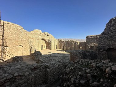 Atashkadeh, ya da Atashgah ya da Dar-e-Mehr, dini bir binanın bir çeşit Zoroastrian ibadet evi olduğu söylenir.