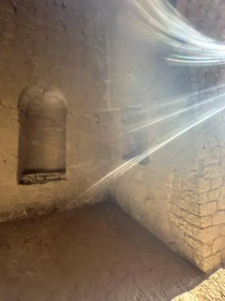 Atashkadeh, ya da Atashgah ya da Dar-e-Mehr, dini bir binanın bir çeşit Zoroastrian ibadet evi olduğu söylenir.