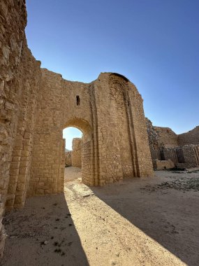 Atashkadeh, ya da Atashgah ya da Dar-e-Mehr, dini bir binanın bir çeşit Zoroastrian ibadet evi olduğu söylenir.