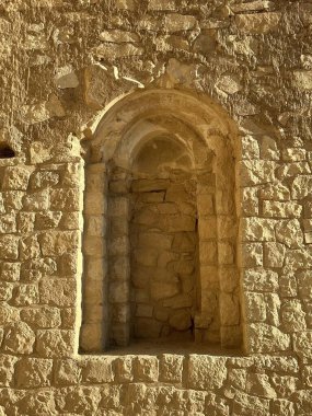 Atashkadeh, ya da Atashgah ya da Dar-e-Mehr, dini bir binanın bir çeşit Zoroastrian ibadet evi olduğu söylenir.