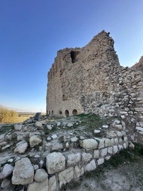 Atashkadeh, ya da Atashgah ya da Dar-e-Mehr, dini bir binanın bir çeşit Zoroastrian ibadet evi olduğu söylenir.