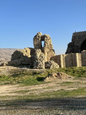 Atashkadeh, ya da Atashgah ya da Dar-e-Mehr, dini bir binanın bir çeşit Zoroastrian ibadet evi olduğu söylenir.