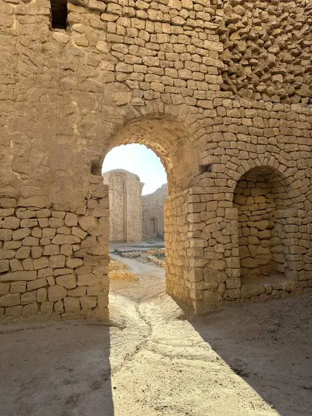 Atashkadeh, ya da Atashgah ya da Dar-e-Mehr, dini bir binanın bir çeşit Zoroastrian ibadet evi olduğu söylenir.