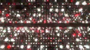 Pürüzsüz akış resimleriyle soyut bir arkaplan üzerinde heyecan verici VJ döngüsü. Dinamik bir atmosfer yaratmak, canlı performansları artırmak veya görsel projelerinize canlı renkler eklemek için ideal.