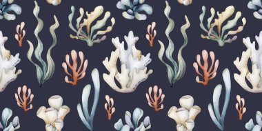 Deniz bitkileri. Deniz yosunu mercan süngeri. Suluboya el yazısı koyu mavi arka planda kusursuz desen çizdi. Tatlı pastel nötr sualtı okyanus yaşamı çocuklar için bebek bakımı tekstil kumaşı