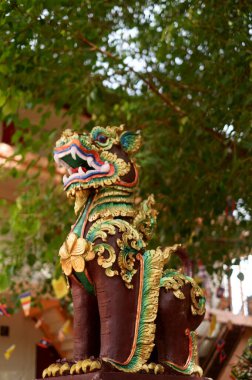Tayland 'daki geleneksel Tayland tapınağı