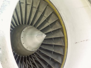 Uçaklar. Uçak parçaları. Kanatlar, pervaneler, türbinler. İniş takımları ve hidrolik sistem elementleri. Helikopterler ve parçaları. Askeri ekipman. Füzeler. Dünyanın en büyük uçağı 