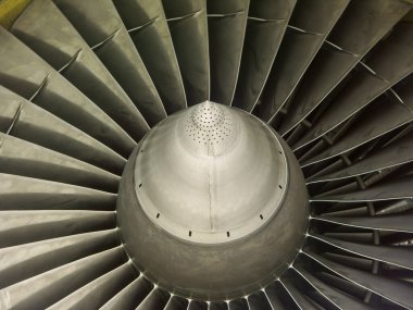 Uçaklar. Uçak parçaları. Kanatlar, pervaneler, türbinler. İniş takımları ve hidrolik sistem elementleri. Helikopterler ve parçaları. Askeri ekipman. Füzeler. Dünyanın en büyük uçağı 