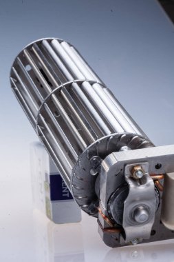 Ev Aletleri Detayları. Ampuller. Elektronik panolar. Gaz yakıcılar ve santrifüj varili. Kompresör. Yön. Isıtma elemanları. Yüksek çözünürlüklü çekim