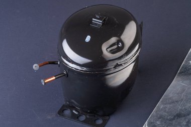 Ev Aletleri Detayları. Ampuller. Elektronik panolar. Gaz yakıcılar ve santrifüj varili. Kompresör. Yön. Isıtma elemanları. Yüksek çözünürlüklü çekim