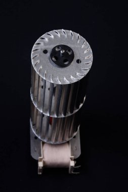 Ev Aletleri Detayları. Ampuller. Elektronik panolar. Gaz yakıcılar ve santrifüj varili. Kompresör. Yön. Isıtma elemanları. Yüksek çözünürlüklü çekim