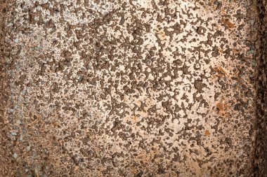 Tuğlalar. Döşeme taşları. Renkli taşlar. Döşeme taşlarının dokusu. Çimento ürünleri. Çimlerin üzerinde yürüyorum. Gömülü metalle döşeme. 