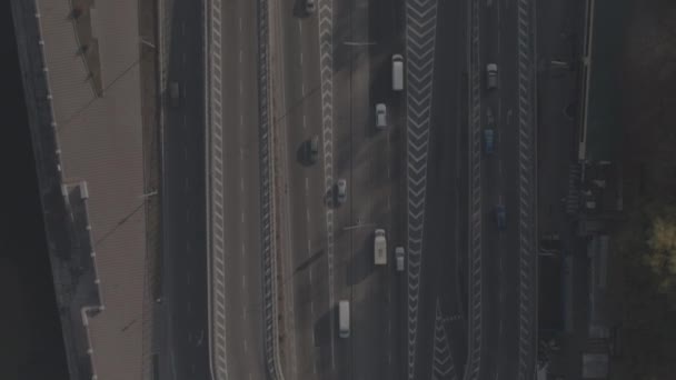 Verkehrsknoten Straßen Autoverkehr Luftaufnahmen Drohnenaufnahmen Sonniger Tag Brücken Und Verkehr — Stockvideo