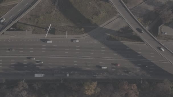 Transportní Výměny Silnice Automobilový Provoz Letecká Fotografie Záběry Dronu Slunečný — Stock video