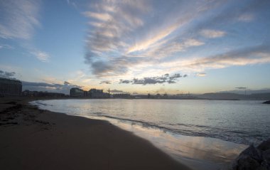 Sahilde güzel bir gün batımı