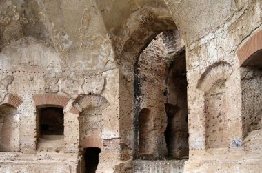 Roma İmparatoru Hadrian tarafından inşa edilen Hadrian 'ın Villa' sı (Tivoli, Roma) antik Roma 'nın en güzel arkeolojik yerlerinden biridir.  