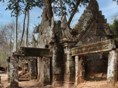 Angkor Wat tapınağı Kamboçya 'nın kalbidir, milli sembol, Khmer uygarlığının sembolü dünyanın en güzel anıtlarından biridir.