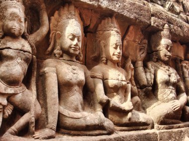 Khmer medeniyetinin bir başyapıtı olan Kamboçya 'nın ulusal sembolü Angkor Wat' ın muhteşem tapınağının mimari detayları.