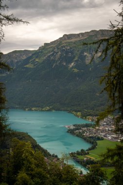 Interlaken, Harder Kulm, İsviçre 'den inanılmaz bir hava ve doğa manzarası.