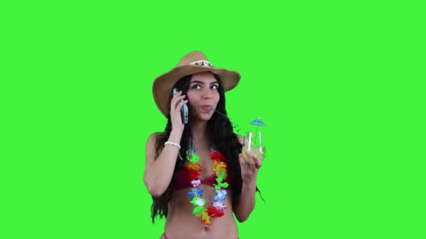 Young Hispanic Woman Enjoying Sunny Day Beach Making Phone Call — Stock Video