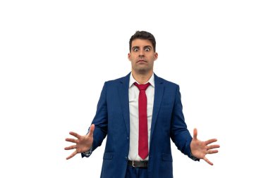 Avuçlarını ileri uzatan bir işadamının ihtiyatlı ifadesi, ileride olacaklara karşı bir reddediş ve endişe duruşunu sergiliyor. Tedbirli bir tavırla ihtiyatlı ve dirençli beyaz bir altyapısı var.