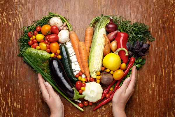 Різноманітні Овочі Формі Серця Збалансована Дієта — стокове фото