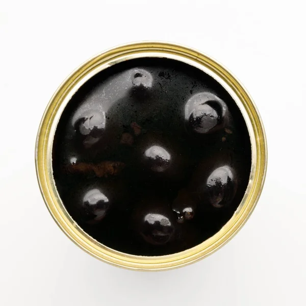 白地に黒オリーブの缶詰 — ストック写真
