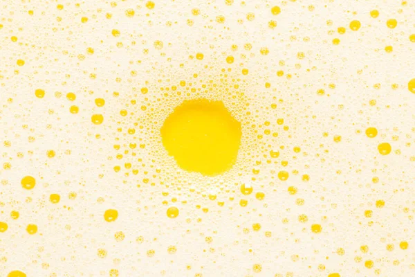 Sarı Arka Planda Şampuan Köpüğü Metin Için Yuvarlak Boş Boşluk — Stok fotoğraf