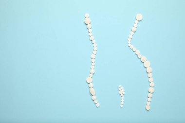 Haplarla zayıflamak, yağlı yakıcı. Kilo verme konsepti, vücudunu güç kullanmadan zayıflat. Vitamin hapları.