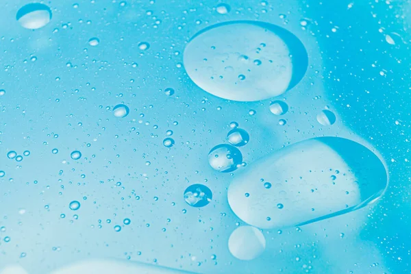 Suda yağ kabarcıkları, soyut damlalar..