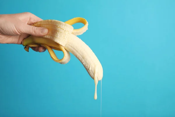 Gran Plátano Gotas Leche Condensada Concepto Sexo Eyaculación Del Hombre — Foto de Stock