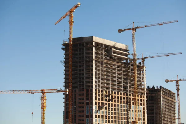 Κατασκευή Ενός Πολυώροφου Ουρανοξύστη Οικονομική Στέγαση Εξωτερικό Ενός Νέου Κτιρίου — Φωτογραφία Αρχείου