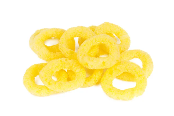 Knusprige Maissnacks Auf Weißem Hintergrund Gelbe Ringe — Stockfoto