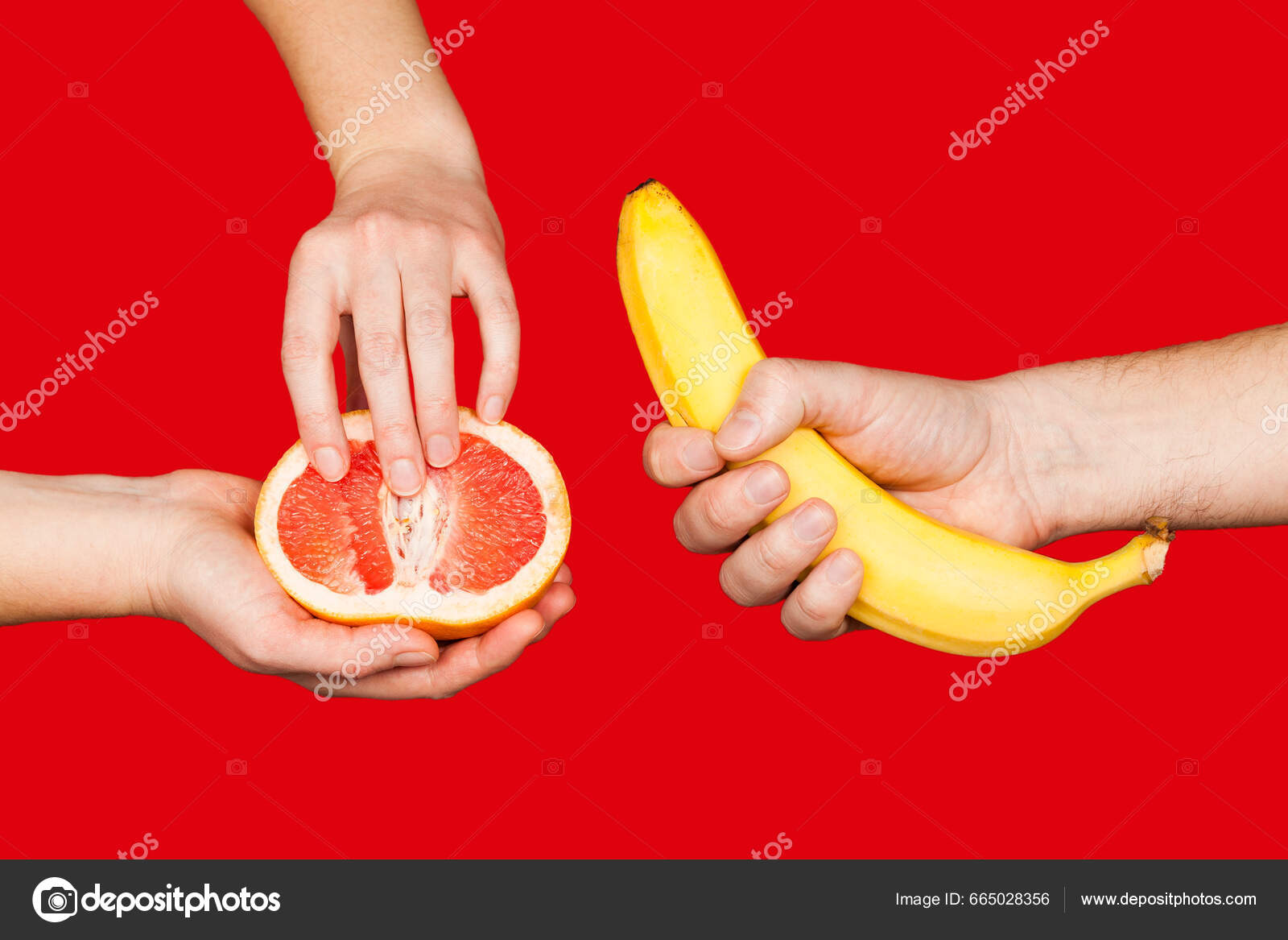 Banana Grapefruit Hands Isolated Red Background Symbol Male Female  Masturbation — Stock Photo © LIIMIT #665028356