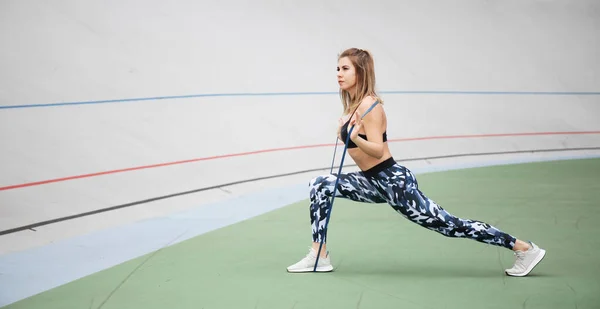 Volwassen Vrouw Doet Fitness Sport Buiten Gezonde Levensstijl Training — Stockfoto