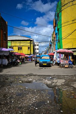 Endonezya - 13 Aralık 2023: Mardika pazarı Ambon, Endonezya