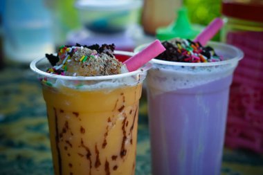 Sütlü tatlı dondurma..