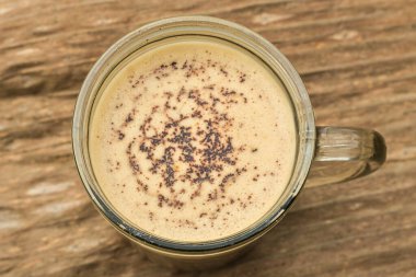 Baharat ile sıcak kahve