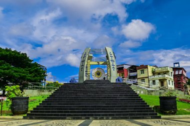 Ambon, Endonezya - Şubat 2020: Dünya Barış Çanı Anıtı